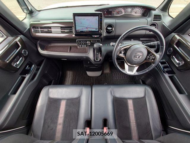 Honda N BOX CUSTOM 2018-05 278961-1