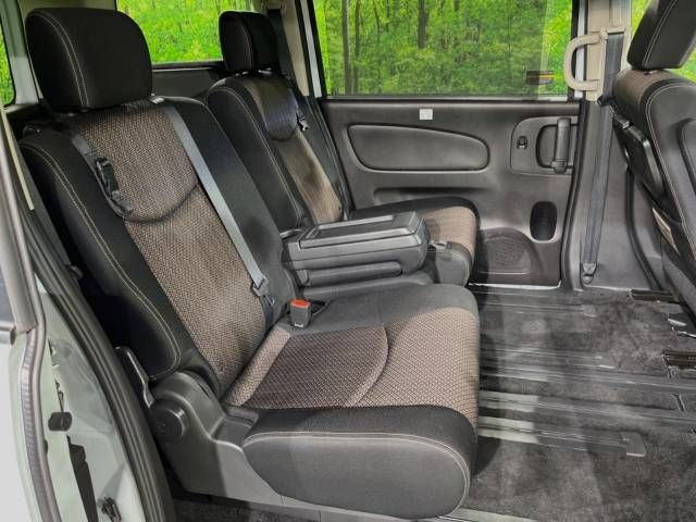 Nissan SERENA 2014-02 12979-9