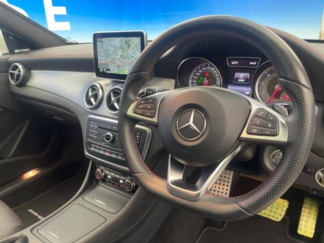 Mercedes Benz CLA-CLASS 2015-02 181772-11