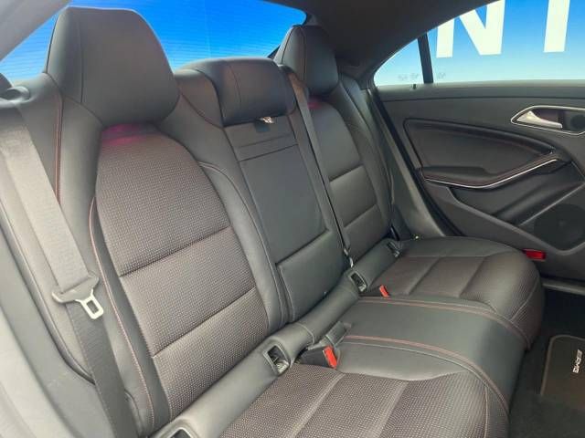 Mercedes Benz CLA-CLASS 2015-02 181772-13