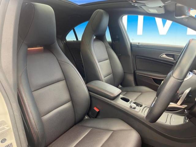 Mercedes Benz CLA-CLASS 2015-02 181772-12