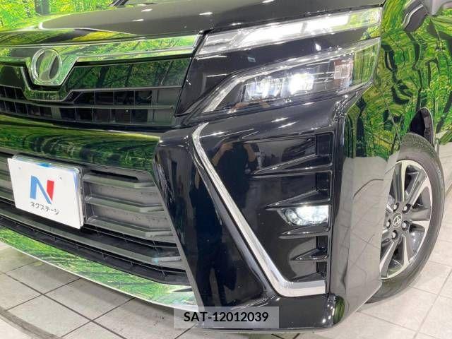 Toyota VOXY 2018-05 338793-12