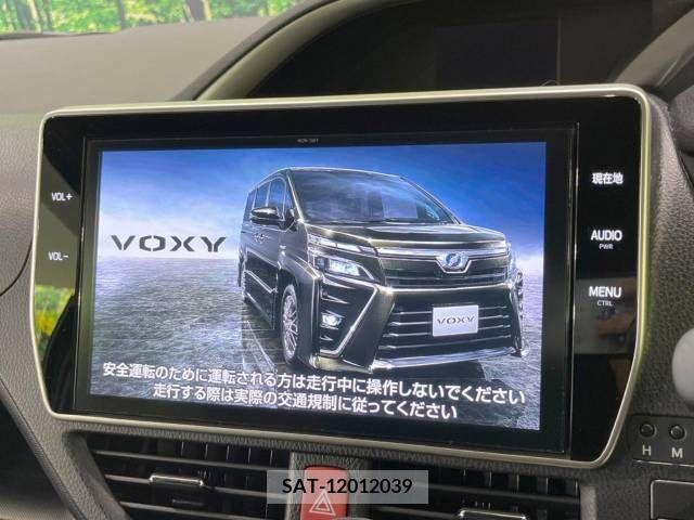 Toyota VOXY 2018-05 338793-3
