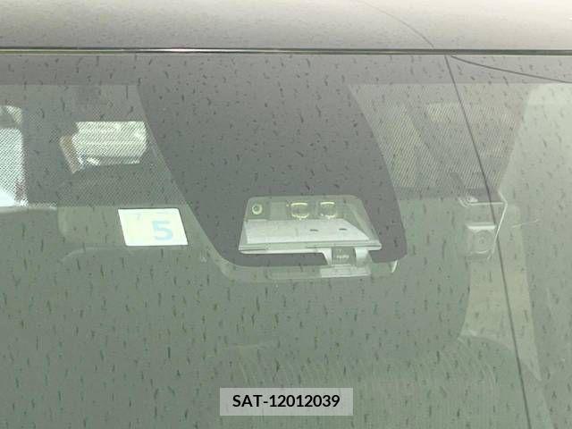 Toyota VOXY 2018-05 338793-2