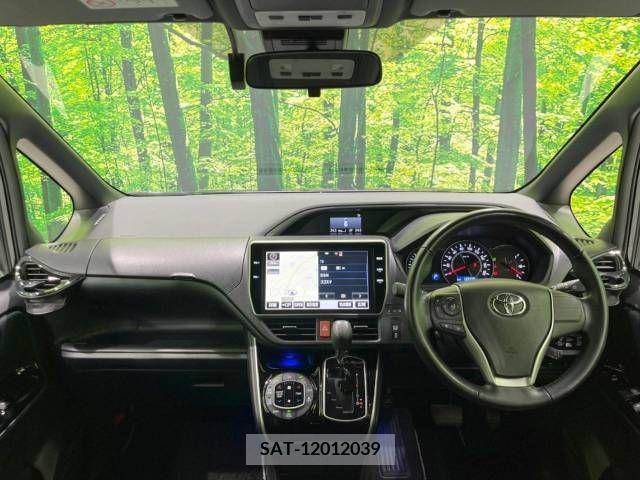 Toyota VOXY 2018-05 338793-1