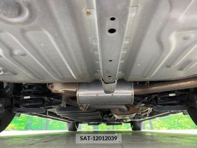 Toyota VOXY 2018-05 338793-19