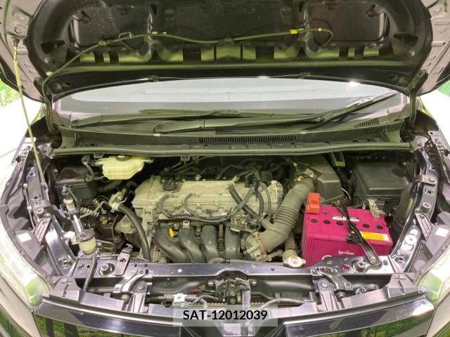 Toyota VOXY 2018-05 338793-18