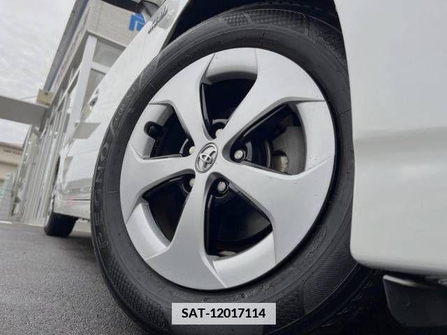 Toyota PRIUS 2013-02 351915-13