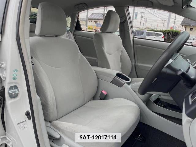Toyota PRIUS 2013-02 351915-9