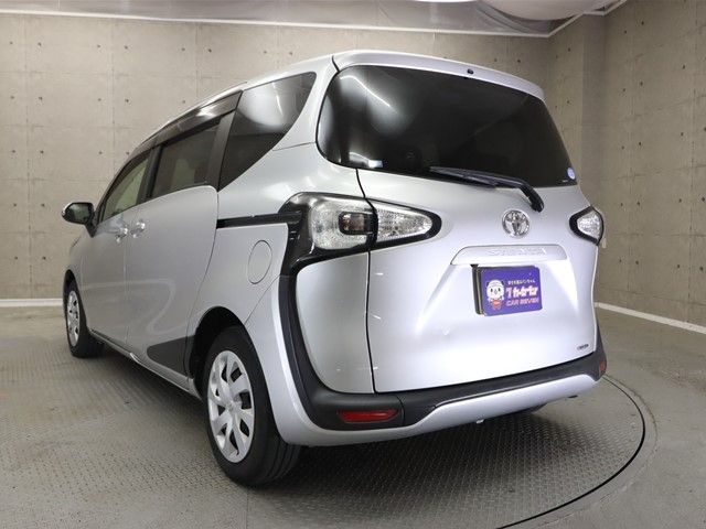 Toyota SIENTA 2015-11 8719-24