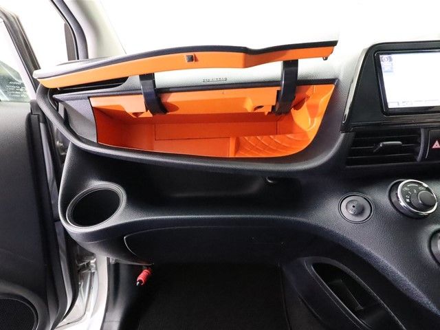 Toyota SIENTA 2015-11 8719-26