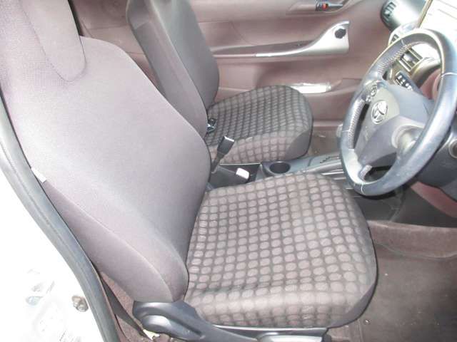 Toyota IQ 2009-12 183279-16