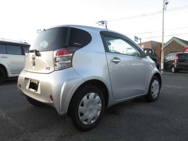Toyota IQ 2009-12 183279-4