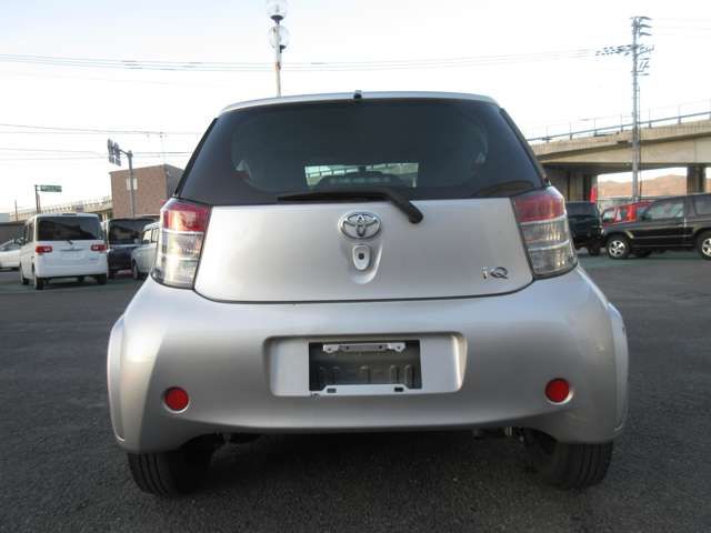 Toyota IQ 2009-12 183279-5