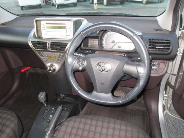 Toyota IQ 2009-12 183279-17