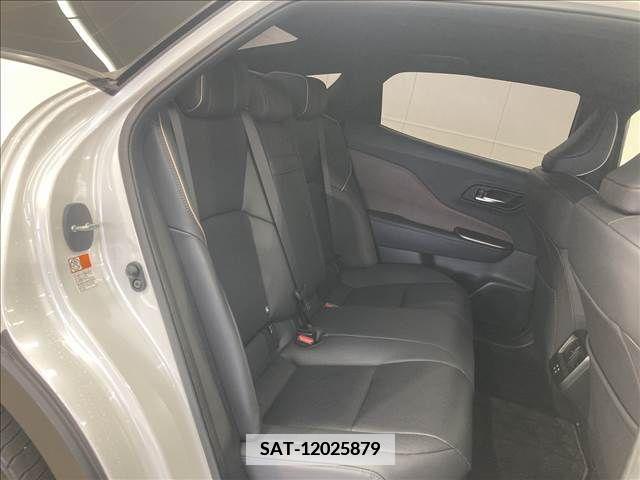 Toyota CROWN 2022-09 375543-12