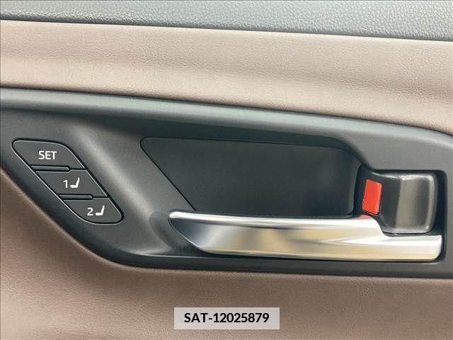 Toyota CROWN 2022-09 375543-8