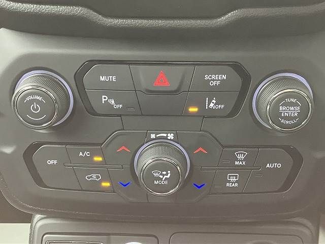 Jeep RENEGADE 2020-10 184643-6