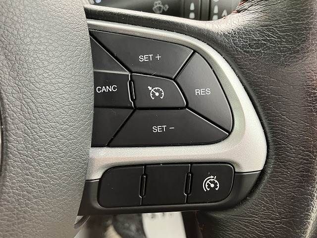 Jeep RENEGADE 2020-10 184643-5