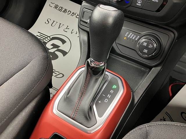 Jeep RENEGADE 2020-10 184643-13