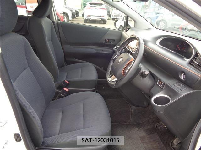 Toyota SIENTA 2017-10 328879-13