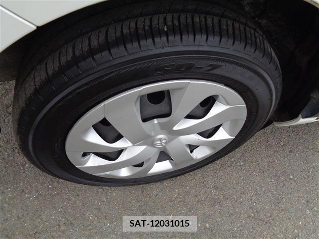Toyota SIENTA 2017-10 328879-6