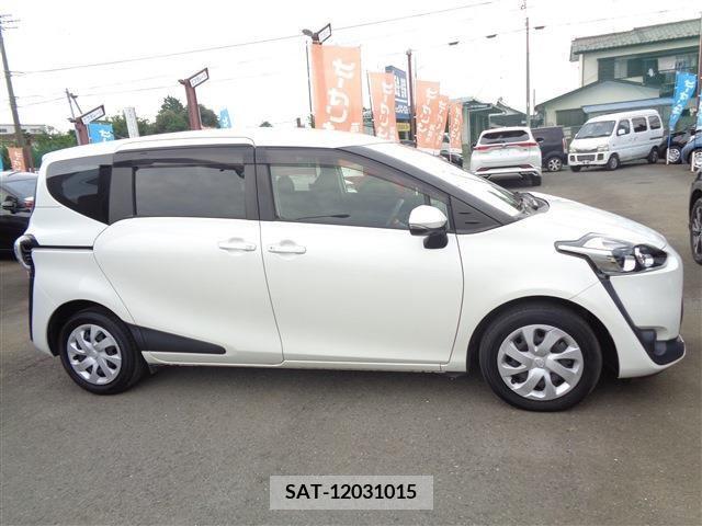 Toyota SIENTA 2017-10 328879-2