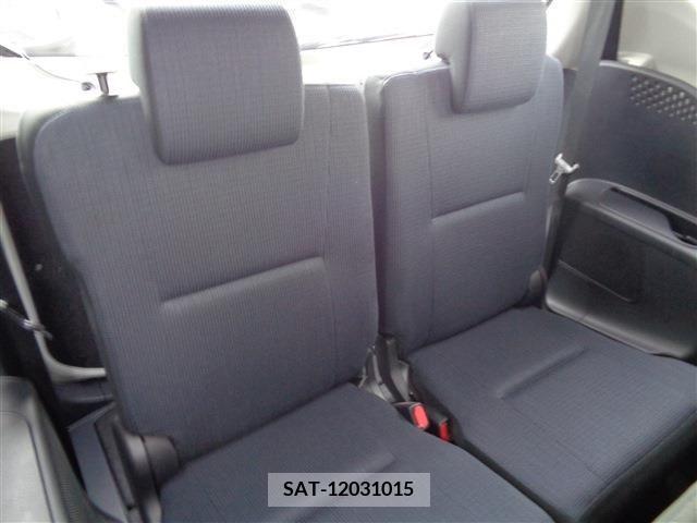 Toyota SIENTA 2017-10 328879-15