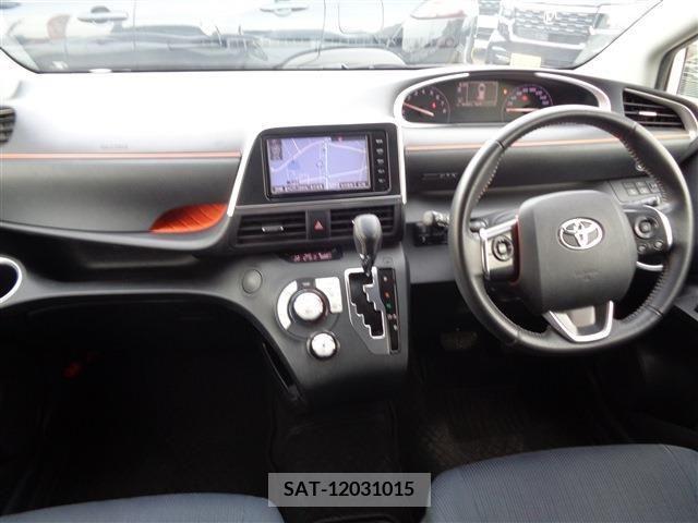 Toyota SIENTA 2017-10 328879-11