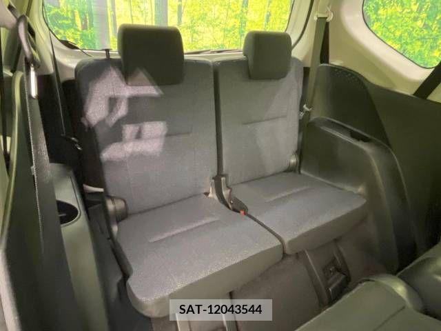 Toyota SIENTA 2017-07 339668-10