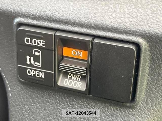 Toyota SIENTA 2017-07 339668-7