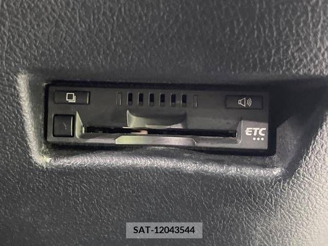 Toyota SIENTA 2017-07 339668-6