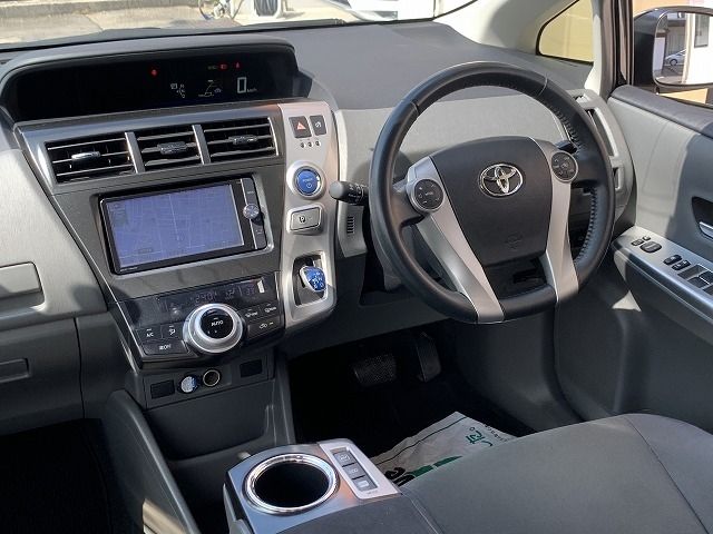 Toyota PRIUS ALPHA 2013-08 9426-7