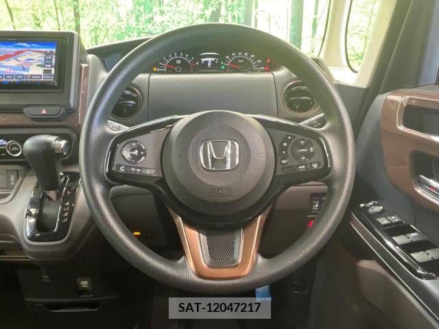 Honda N BOX 2019-03 278621-11