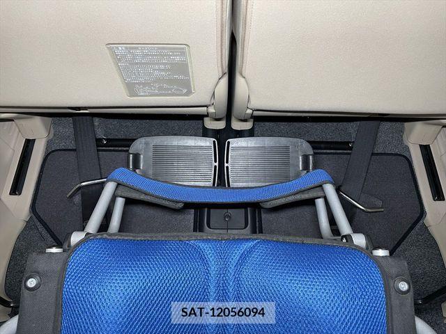 Toyota SIENTA 2011-10 285083-15