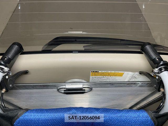Toyota SIENTA 2011-10 285083-14