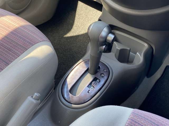 Nissan MARCH 2012-01 20209-9