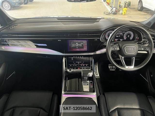Audi Q7 2020-09 261687-1