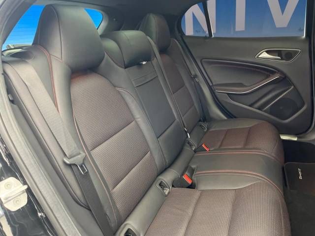 Mercedes Benz GLA-CLASS 2014-10 189629-9