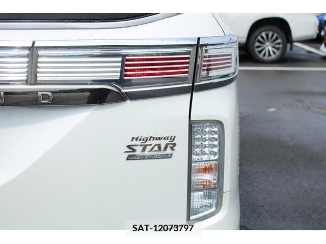 Nissan ELGRAND 2015-10 396464-11