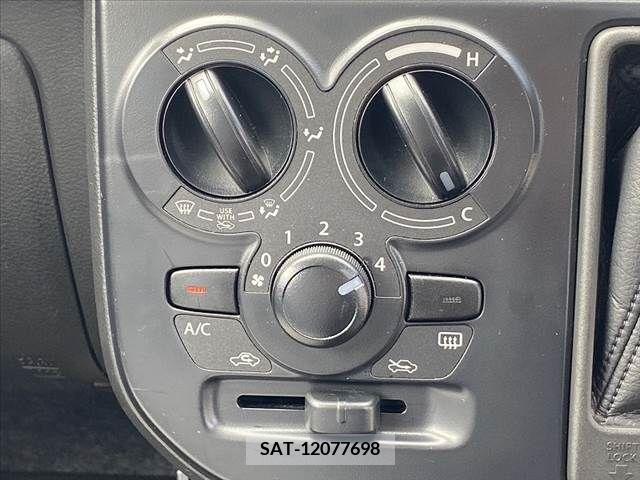 Suzuki ALTO 2018-01 325225-21