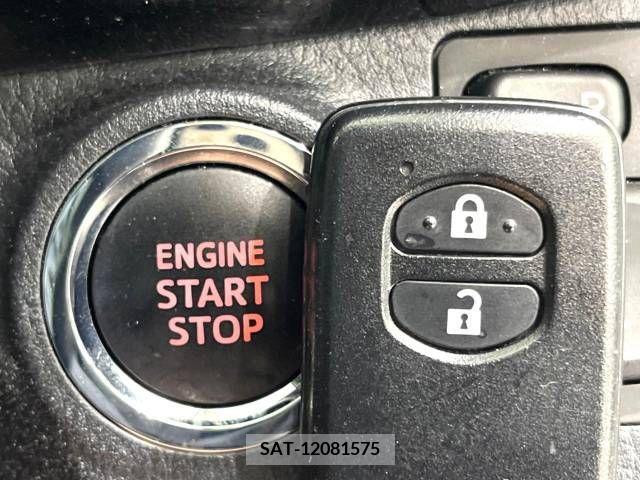 Toyota VITZ 2019-04 243818-6