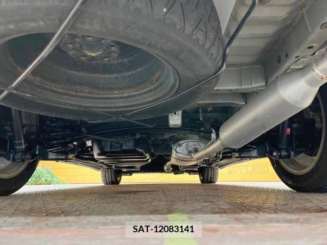 Toyota VELLFIRE 2013-06 210366-18