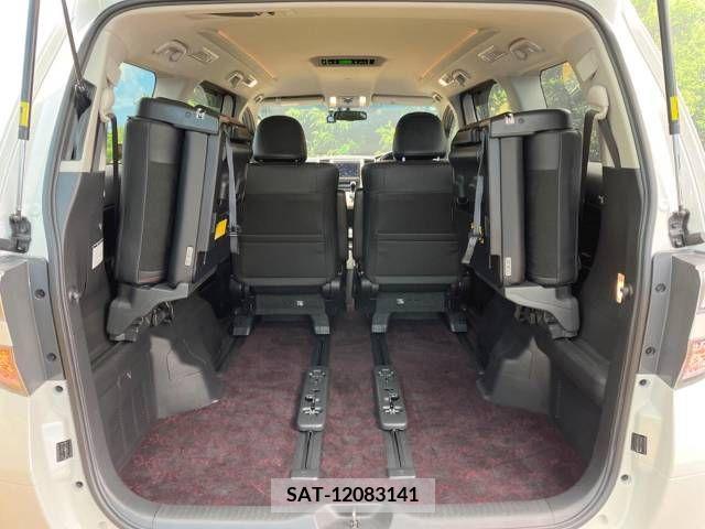 Toyota VELLFIRE 2013-06 210366-11