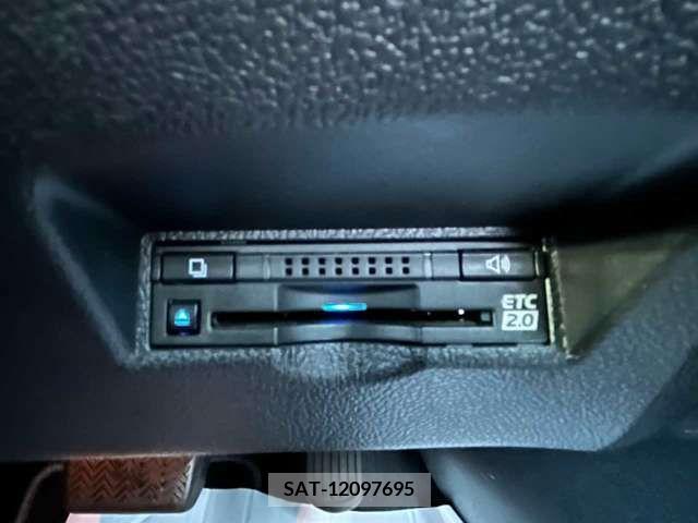 Toyota PRIUS PHV 2017-06 282529-12
