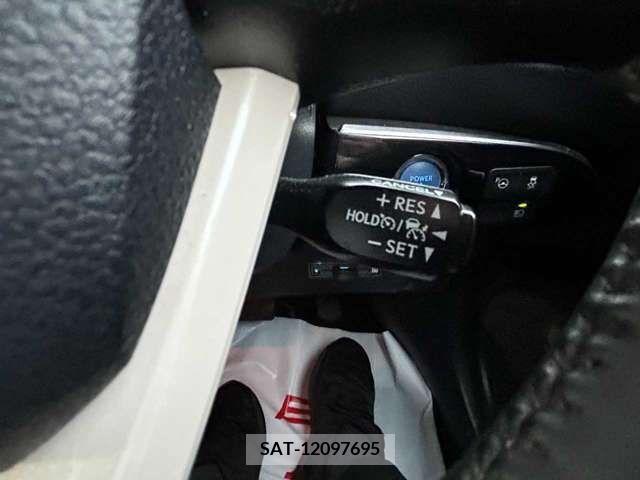 Toyota PRIUS PHV 2017-06 282529-9