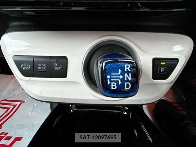 Toyota PRIUS PHV 2017-06 282529-5
