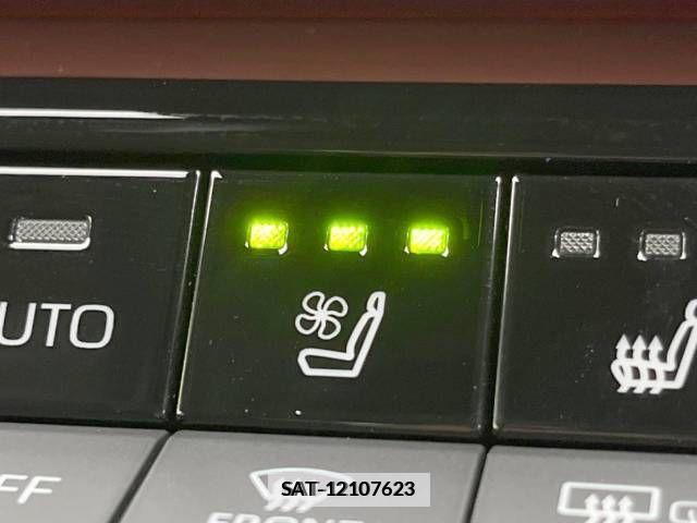 Toyota PRIUS 2023-07 338803-5