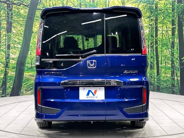 Honda e 2015-06 191271-17