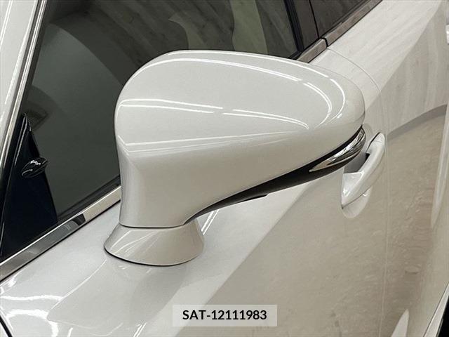 Lexus IS 2016-12 334358-23